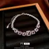 Pulsera con Colgante Cuadrado de Circonita Estilo Francés, Pulsera de Moda de Lujo Ligero Estilo Palacio, Joyería Exquisita Versátil, Nicho para Mujer al por Mayor