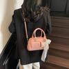 Bolsa de boliche estilo coreano com design de nicho e axilas, nova bolsa de boliche portátil simples e de grande capacidade, bolsa de ombro 2025