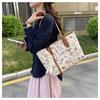 Bolso Grande de Color Contrastante para Mujer 2024 Primavera y Verano Nuevo Lindo Bolso de Hombro Estampado de Dibujos Animados Combinable Bolso Tote Moderno