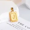 Medalla Cuadrada de Cobre Electroplateado Nueva Europea y Americana Colgante de 26 Letras Inglesas Colgante de Medalla de Oro Hecho a Mano DIY Suministro Transfronterizo Venta al por Mayor