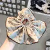 Goma de Pelo Scrunchie Fresca y Dulce para Moño o Cola de Caballo, Elegante Accesorio de Encaje para el Cabello para Mujeres