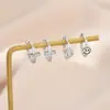 Set Combinado de Dos Pares con Una Carta Pendientes en Forma de C Pendientes Pequeños Versátiles Pendientes de Lujo Ligero Simples Pendientes Fábrica de Origen de Pendientes