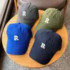 Boné de Baseball com Letra R para Homens e Mulheres, Nicho para Cabeça Grande, Versátil para Afinar o Rosto, Boné tipo Bico de Pato, Chapéu de Sol para Proteção Solar de Estudantes