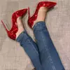 Sapatos de salto alto sexy de couro macio de alta qualidade com sola vermelha e design estiloso, modelo novo com saltos finos, bico aberto raso, sapatos femininos versáteis