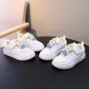 Zapatos Blancos para Niños Moda Zapatos Infantiles 2025 Nuevo Otoño Zapatos Deportivos Casuales para Niñas Zapatos Deportivos Antideslizantes para Niños