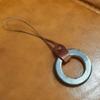 Colgante de anillo de cuero original nuevo para teléfono móvil de bienestar en vivo, hebilla de anillo para dedo, cordón corto de piel de vacuno curtida vegetal, cordón de cuero