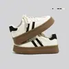 Zapatillas de entrenamiento alemanas para mujer, nuevo modelo de otoño 2026, zapatillas blancas de suela gruesa que aumentan la altura, estilo retro de moda, estilo universitario, zapatillas casuales deportivas de tabla