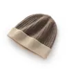 Cachemira Suave y Cera Otoño e Invierno 2024 Nuevo Gorro Casual Unisex que Protege los Oídos Combinación de Colores Moda Gorro de Punto