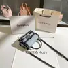 Una generación de bolsos pequeños de lujo ligero de nicho de alta gama 2024 nuevo bolso de mano de moda bolso de hombro bandolera venta al por mayor