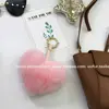 Colgante de Bolsa Lindo con Forma de Corazón de Piel de Conejo Llavero de Corazón de Felpa Bola de Piel con Forma de Corazón de Gama Alta Venta al por Mayor desde el Fabricante