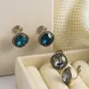 Brincos Quadrados Azuis de Zircônia Estilo Palácio Retrô Luxo Acessível Clipe de Orelha Disco Bobina de Mosquito Sem Furo Brincos de Nicho para Mulheres