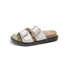 Pantuflas casuales de punta abierta para niños, nuevo estilo de verano 2025, sandalias elegantes y a la moda con hebilla metálica para niñas.