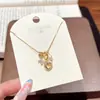 Collar Francés Transfronterizo Mariposa Circona Joyería de Lujo Ligero Joyería de Gama Alta Regalo para Mujer Anillo de Perlas Corriendo Colgante Collar Versátil