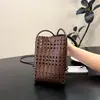 Bolsa quadrada pequena vazada estilo coreano para mulheres, bolsa para celular, novo modelo de verão 2026, bolsa de ombro/transversal moderna e popular para o dia a dia