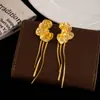 Pendientes Asimétricos Plisados de Borla Larga con Flor de Estilo Metálico Aguja de Plata de Alta Gama Exquisitos Retro Elegantes