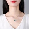 Colar feminino de alta qualidade em prata 925 com esmeralda sintética, corrente para clavícula feminina, design elegante europeu e americano, joia retrô