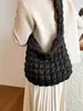 Bolsa Tote Grande Capacidade Nova Outono e Inverno 2026 Transfronteiriça, Bolsa Feminina Fashion, Bolsa Transversal Tendência, Bolsa de Ombro Único Acolchoada de Algodão