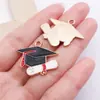 Accesorios para Joyería DIY Aleación Esmalte Temporada de Graduación de 100 Puntos Gorra de Graduación Estudiantil Colgante de Ramo Colgante para Mochila Teléfono