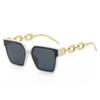 Nuevas Gafas de Sol de Moda de Alta Gama Anti-UV de Marco Cuadrado con Cadena Transfronterizas Europeas y Americanas para Mujeres de Vacaciones y para Tomar Fotos Gafas de Sol para Hombres