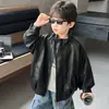 Chaqueta de cuero para niños, estilo nuevo otoño 2026, chaqueta de cuero elegante y genial con cuello alto para niños pequeños