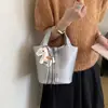 Bolsas de Design de Nicho de Alta Qualidade para Mulheres 2026 Nova Tendência Versátil Bolsa Transversal para o Dia a Dia Bolsa de Mão Bolsa Cesta Bolsa Balde