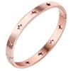 Pulsera de hebilla de acero de titanio hueca de estrella de cinco puntas francesa caliente transfronteriza Pulsera Joker fabricantes de joyería venta directa al por mayor
