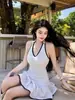 Jingel 2601 Nuevo Traje de Baño para Mujer Adulta, Estilo Falda de Una Pieza, Blanco Ultra Hada con Tirantes al Cuello en V, Traje de Baño para Vacaciones