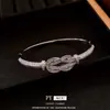 Pulseira com Fivela de Ferradura Envolvida em Zircônia, Banhada a Ouro Real, Pulseira de Luxo Leve e de Alta Qualidade, Pulseira Moderna e Versátil