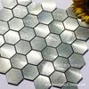 Suministro directo de fábrica mosaico hexagonal de aluminio sólido pared de fondo de personalidad mosaico metálico hexagonal plateado