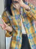 Camisa a Cuadros Amarillos de Manga Larga al por Mayor para Mujer 2025 Nuevo Estilo Diseño Único Estilo Coreano Holgada Chaqueta Camisa con Protección Solar