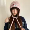 Balaclava Off-White Feminina Outono e Inverno Proteção para Orelhas Chapéu de Lã Tricotado Quente Mostrando o Rosto Pequeno Chapéu Lei Feng