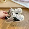Novos Sapatos Infantis 2026 para Meninos e Meninas, Tênis de Lona Estrela para Crianças, Tênis Esportivo Casual Feminino, Solado Plano, Velcro, Tênis de Treino Alemão, Modernos