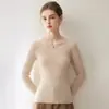El suéter básico de punto corto de cachemira de alta gama listo para usar utiliza hilo Consinee para la nueva colección otoño/invierno para mujer.