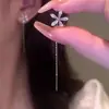 Brincos Europeus e Americanos Populares Transfronteiriços Exquisitos com Franjas de Flor Super Brilhantes Incrustados de Diamante, Modernos e Elegantes, Brincos Versáteis Resistentes na Moda