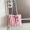 2026 Nova Bolsa de Ombro Grande Capacidade Feminina para o Trabalho Bolsa Tote de Pelúcia Bolsa de Mão Fofa para Estudantes