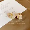 Pendientes de Lazo de Perla para Mujer 2025 Nuevo Estilo Caliente Pendientes Elegantes Populares Lujo Accesible de Gama Alta Joyería Versátil para Orejas