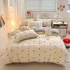Novo conjunto de cama de veludo de leite, quente para o inverno, com estampa de desenho animado, de quatro ou três peças, estilo inverno, disponível em lençol de cima ou lençol com elástico