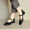 2025 Novos Sapatos Femininos de Primavera e Outono Tira de Viagem Salto Médio Grosso Sapatos de Salto Único Sapatos Mary Jane Tamanho 32-43 Desejo Sapatos de Comércio Exterior