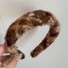 Faixa de Cabeça Plush Colorida Misturada Outono e Inverno, Faixa de Cabeça Retrô de Cano Alto para Mulheres, Sensação de Alto Padrão, Faixa de Cabeça para Lavar o Rosto, Grampo de Cabelo, Acessório de Cabelo
