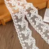 Venta al por mayor del fabricante Encaje de Malla de 4.5cm Encaje de Seda de Leche Ropa Lolita Encaje Bordado en Malla Personalización
