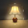 Lámpara de mesa creativa estilo vintage con un toque de alta gama, adecuada para mesita de noche de dormitorio, estudio y decoración estilo nórdico, con control remoto retro y función de regulación de intensidad