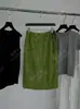 DestacadoYuran 26 Colección Primavera/Verano Nueva: Organza de tejido tupido con patrón floral calado, cintura elástica con cordón y media falda con abertura.