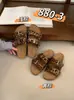 Sandálias Birkenstock de Couro Genuíno 2026 Estampa de Leopardo Estilo Versátil com Aumento Oculto de Altura Solado Macio Slip-On Sapatos Femininos Solado Macio Confortáveis para os Pés