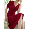 Vestido Vermelho 2026 Novo Verão Estilo Francês Decote V Cintura Marcada Design Emagrecedor Nicho Elegante Vestido de Cocktail