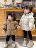 Casaco de inverno acolchoado de algodão para crianças novo casaco com capuz coreano para meninos e meninas bebê casaco de pão espesso casaco acolchoado de algodão para crianças