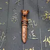 Palo de Azufaifo Golpeado por el Rayo Colgante en Forma de Calabaza Espada Adorno Tallado a Mano con Motivo de Flor Morada, Accesorio para la Buena Fortuna y la Prosperidad