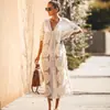 Estilo Nuevo Europeo y Americano Malla Bordada Sexy Playa Protección Solar Vestido de Longitud Media Bikini Cubre Traje de Baño Ropa Exterior