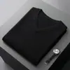 Novo colete masculino de gola V para outono e inverno, suéter quente de lã para meia-idade e idosos, camisa básica casual e estilosa, suéter de lã liso