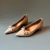 Temporada del Primer Encuentro: Mocasines de Mujer Estilo Nuevo sin Cordones con Punta Aguda, Aumento Oculto de Altura, Charol, Lazo, Boca Baja y Diseño Elegante