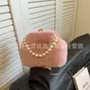 Nova Bolsa Fofa de Pérola Outono e Inverno Bolsa de Mão de Pelúcia Bolsa de Pelúcia de Concha Bolsa com Corrente Bolsa de Ombro Transversal Bolsa Feminina